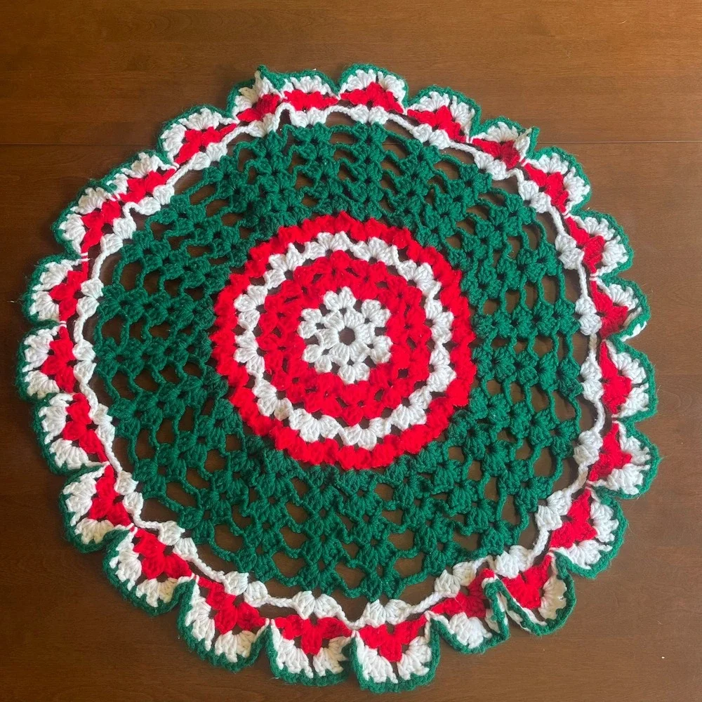 Vintage Christmas Crochet Centerpiece Doily 28